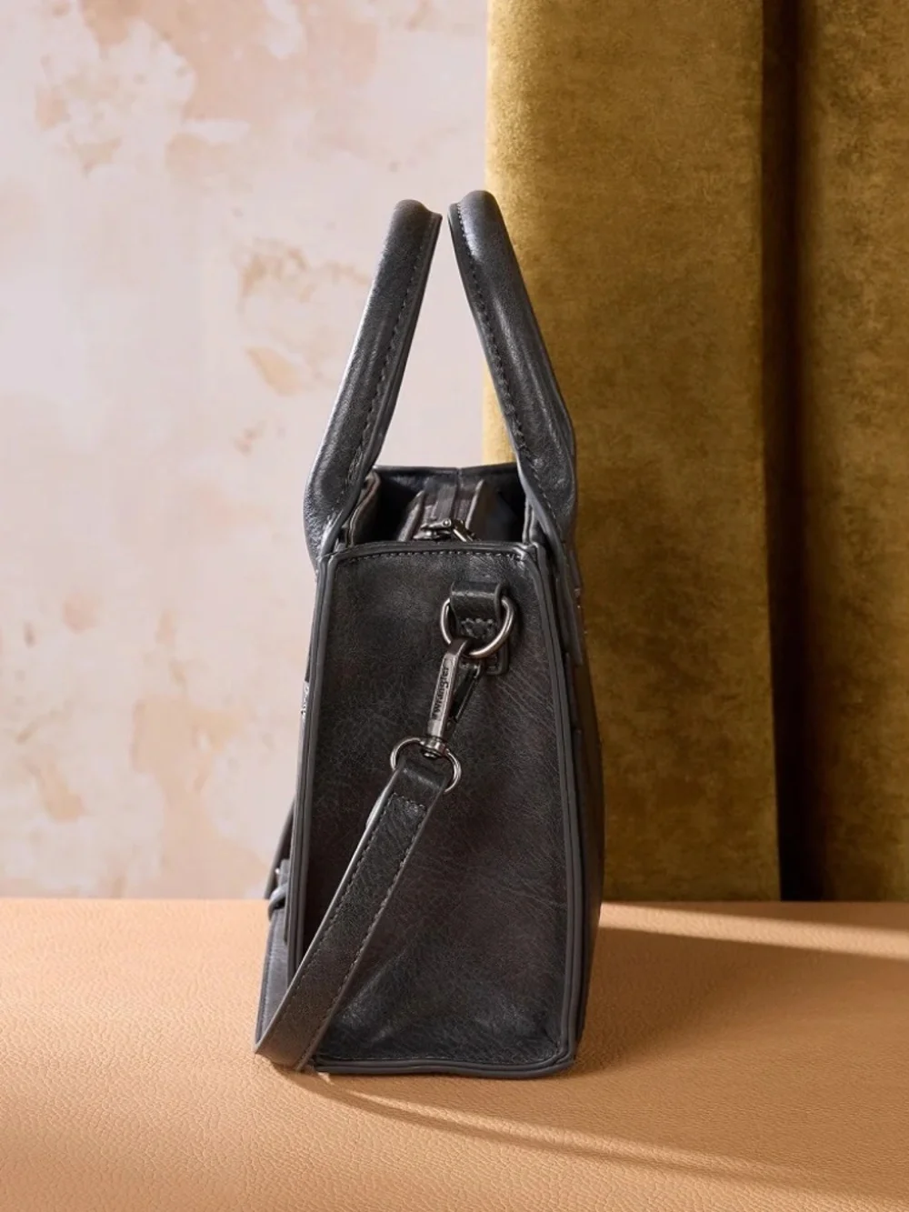 Wrangler Chevron Stitch Tote Crossbody Bag - Black
